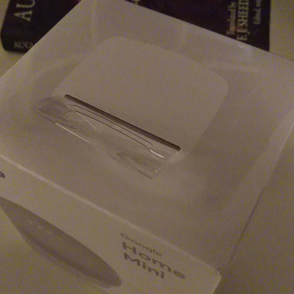 Google Home Mini - Picture 2 of 4